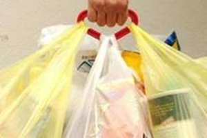 Snel verbod op gratis plastic tasjes in Nederland