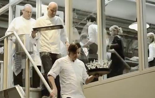 Topkoks in flashmob voor goede doel