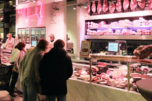 Van der Valk gaat foodretailen