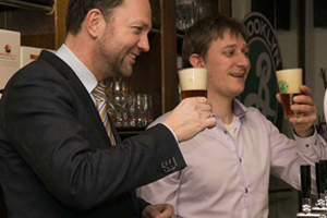 Oud-voorzitter PINT opent café in Gouda