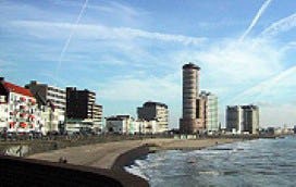 Volgelingen rabbijn vernielen hotel Arion in Vlissingen