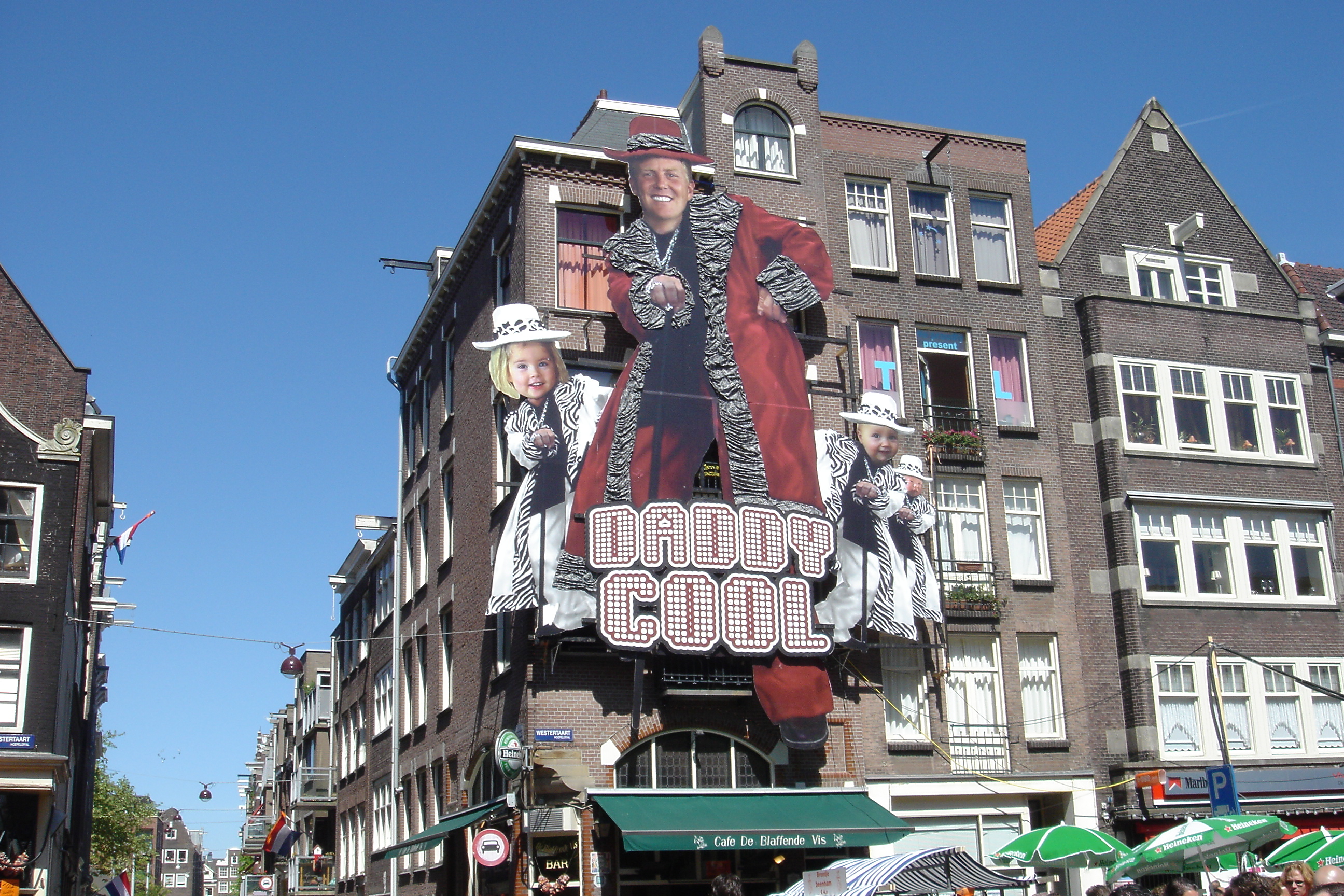 De Blaffende Vis voert spanning op richting Koningsdag