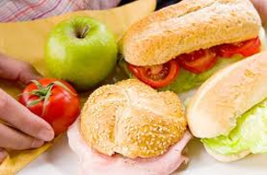 Wijs medewerkers op het belang van lunchen