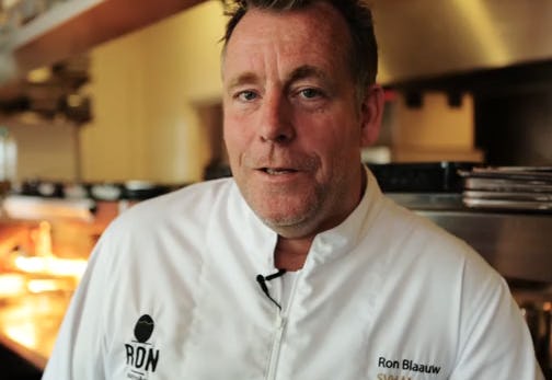 Ron Blaauw opent Indische Gastrobar in Ouderkerk: 'Rijsttafel 2.0'