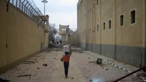 Gevangenen eten naast het toilet