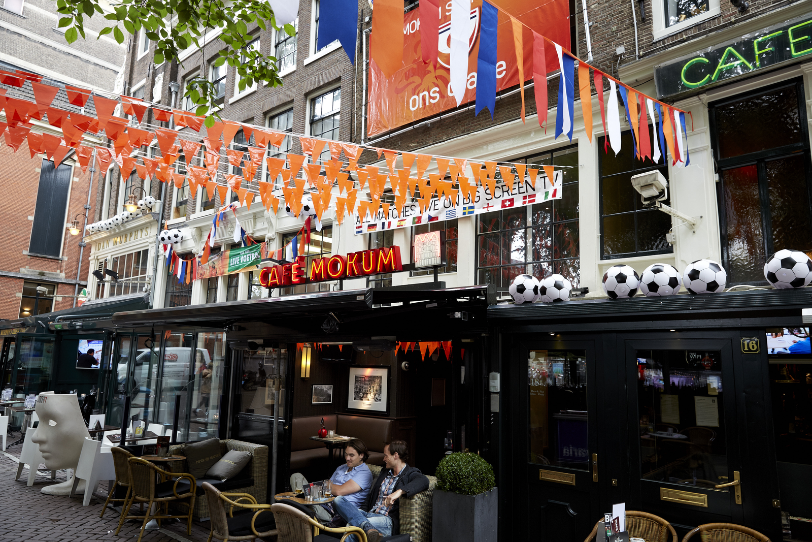 'Zonder grote tv-schermen loopt horeca veel geld mis tijdens EK'