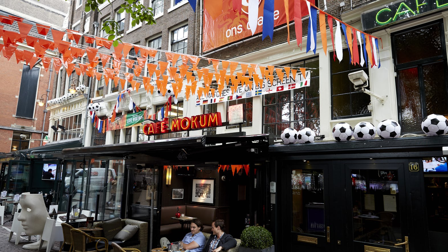 'Zonder grote tv-schermen loopt horeca veel geld mis tijdens EK'