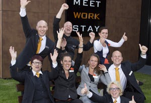 Sprankelend team Postillion Deventer wint Dutch Hotel Award 2014