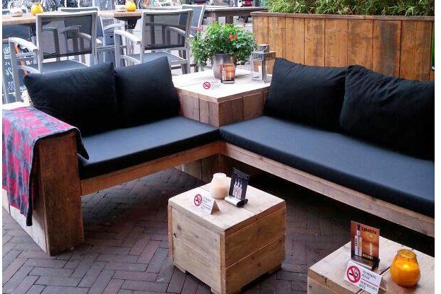 Tapasbar Haarlem maakt terras deels rookvrij