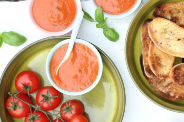 Kok maakt menukaarten voor collega's