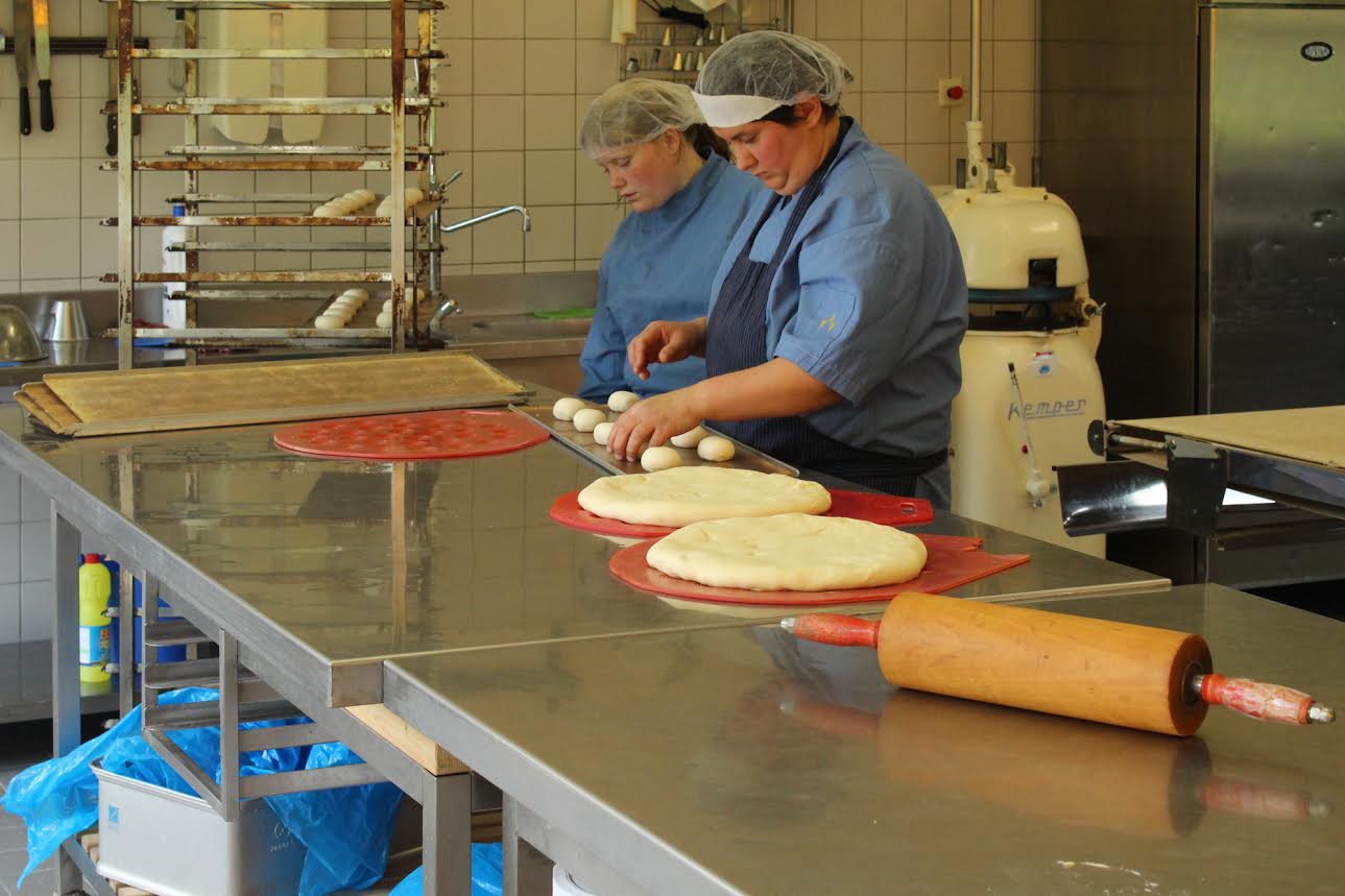 Cateraar Hutten neemt Bakkerij Kentalis Compas over