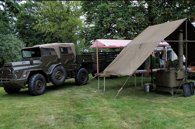 In Den Rustwat de boer op met houtgestookte veldkeuken
