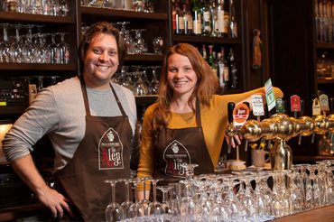 Caféhouder wil liefdesslotjes naar Venlo halen
