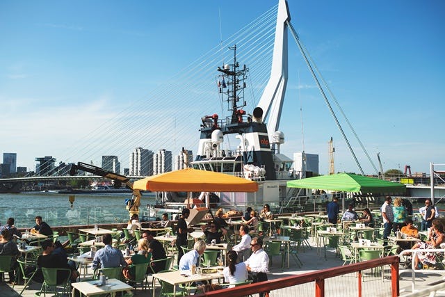 Vernieuwd Café Rotterdam geopend boven Cruise Terminal