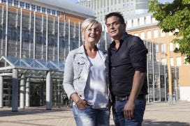 Le Journal-eigenaren Francois de Groot en Chantal Vrenken voor het Gerechtshof in Den Bosch