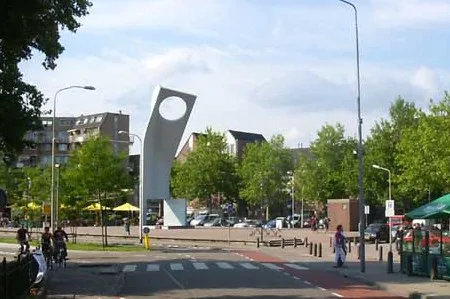 Mogelijk feest op Joris Ivensplein