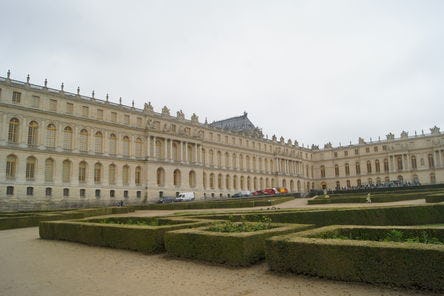 Deel kasteel van Versailles mogelijk hotel