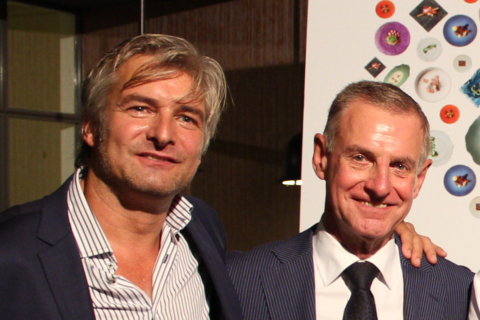 Victor Reinier en Ed Jongen bij de opening van de Kersentuin. 