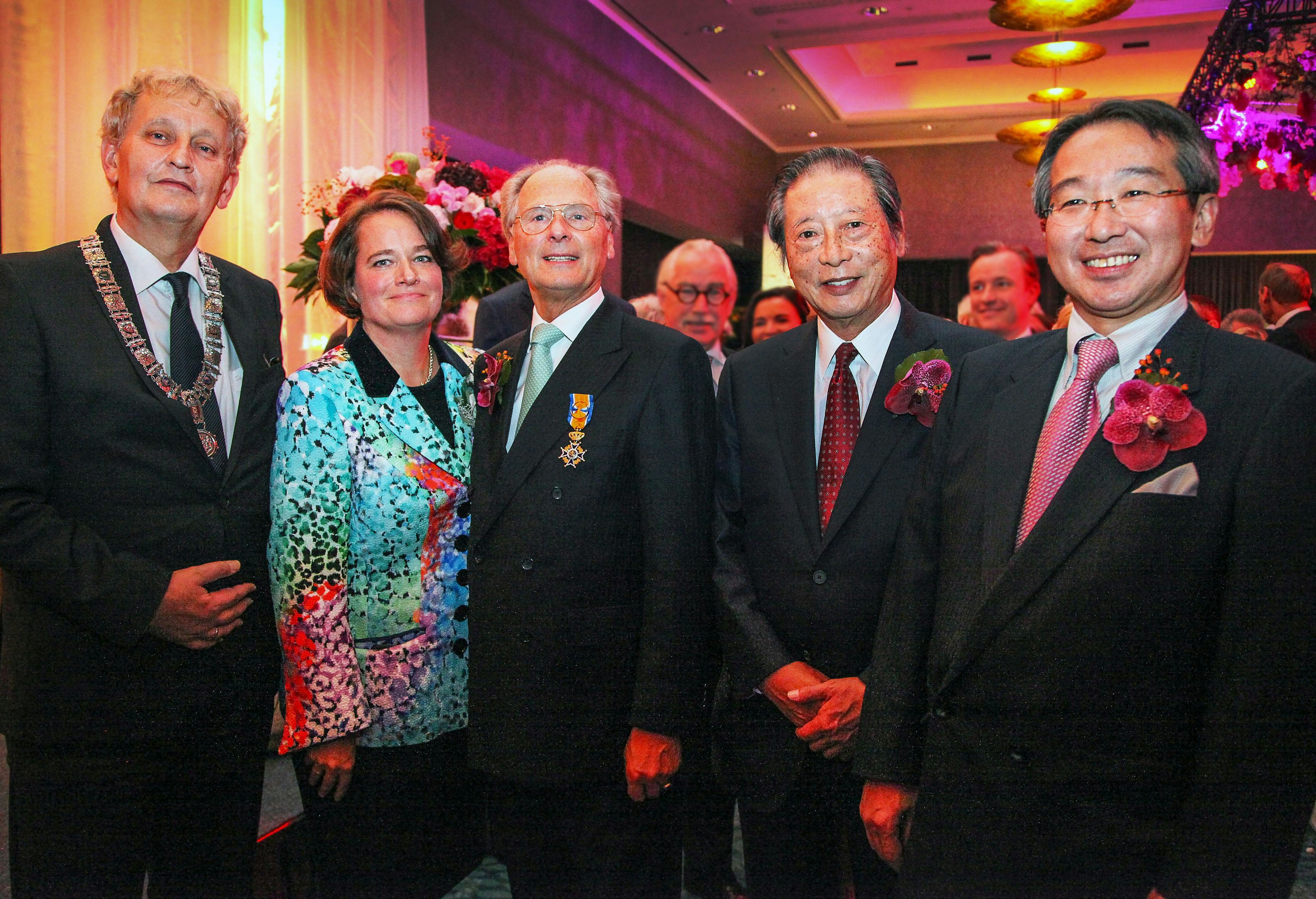 Eberhard van der Laan, Emmy J. Stoel, Marcel P. van Aelst, Yoshihiko Okura en Toshihiro Ogita.