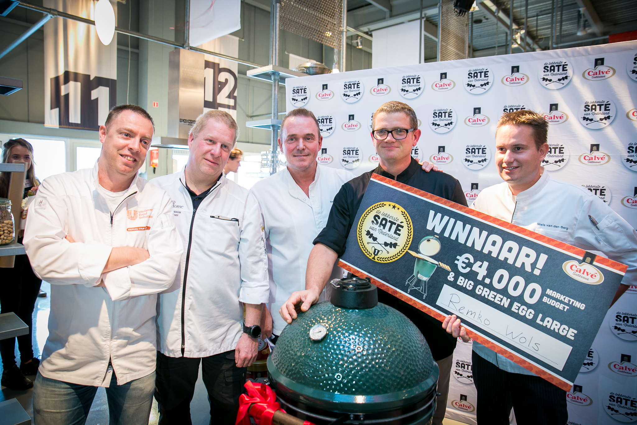 Remco Wols maakt lekkerste saté van Nederland