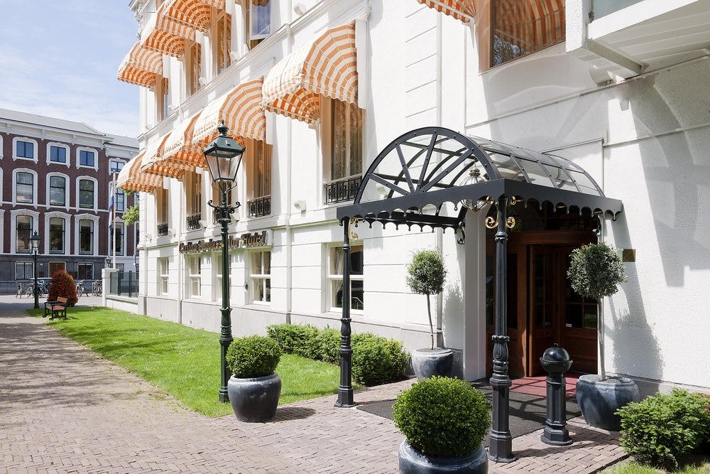 Carlton Ambassador Hotel aangesloten bij Preferred Hotels & Resorts