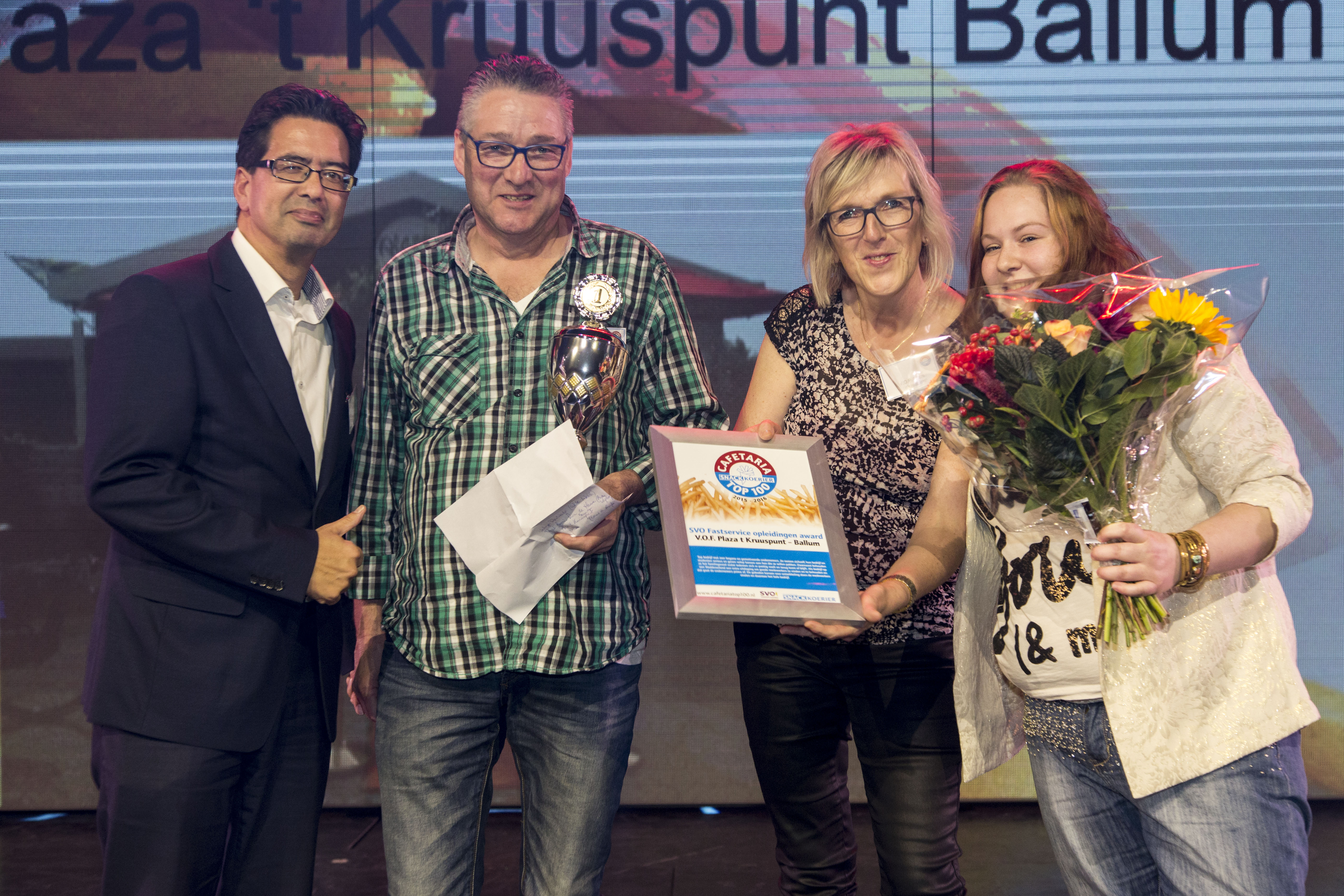 Fluitend naar het werk bij Cafetaria 't Kruuspunt