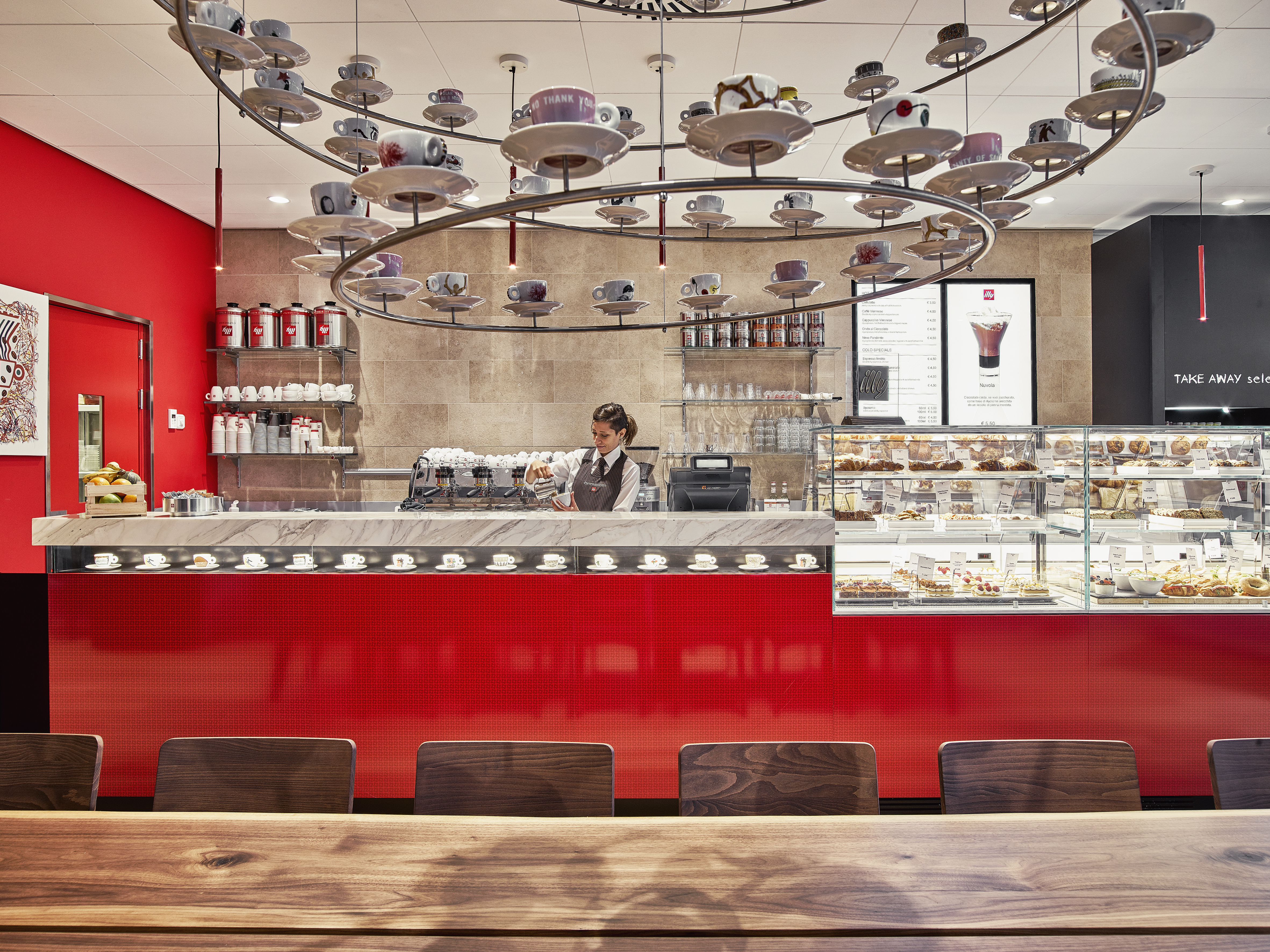 Nieuwe koffiebar van illy in Amsterdam