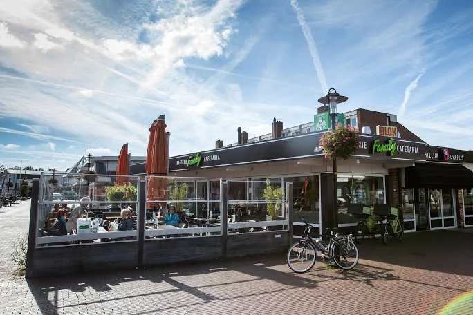 Lisse - Brasserie Cafetaria Blokhuis. FOTO: DIEDERIK VAN DER LAAN