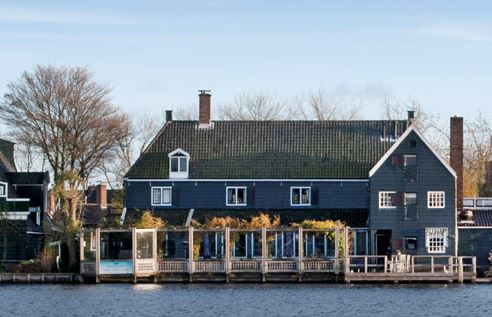 Swarte Walvis viert gouden jubileum met boek