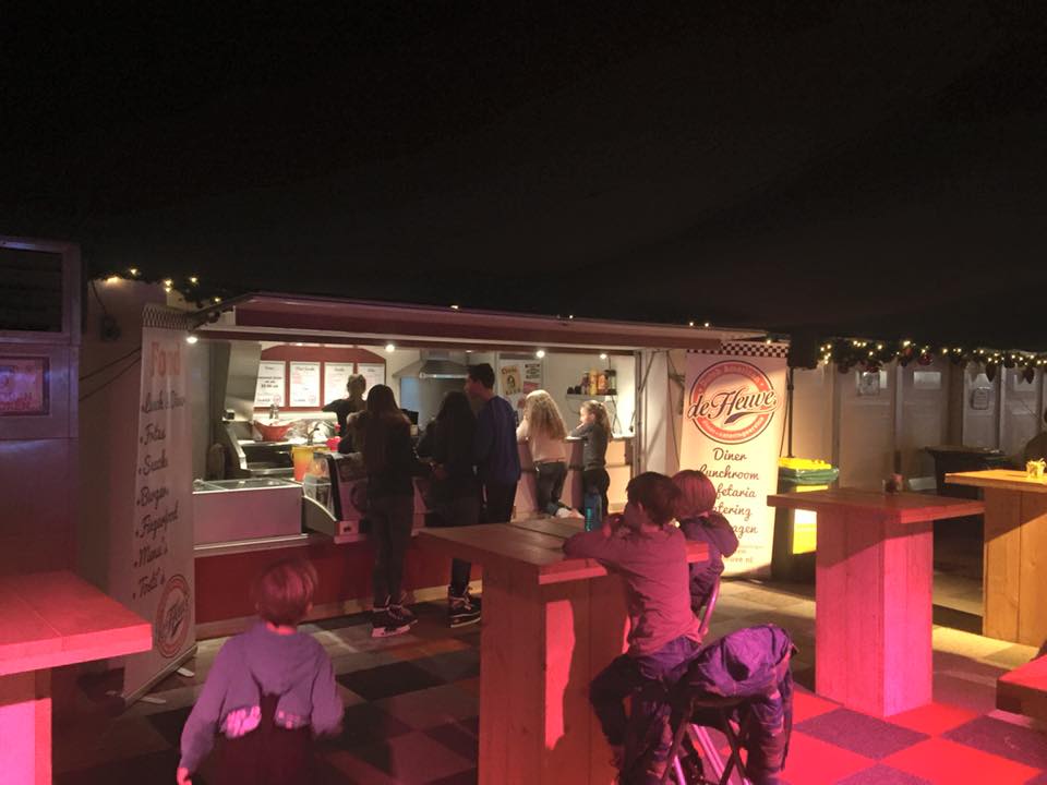 Pop-up cafetaria bij ijsbaan Beuningen