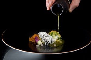 Sidney Schutte kookt bij Geert-Jan Vaartjes op Mauritius