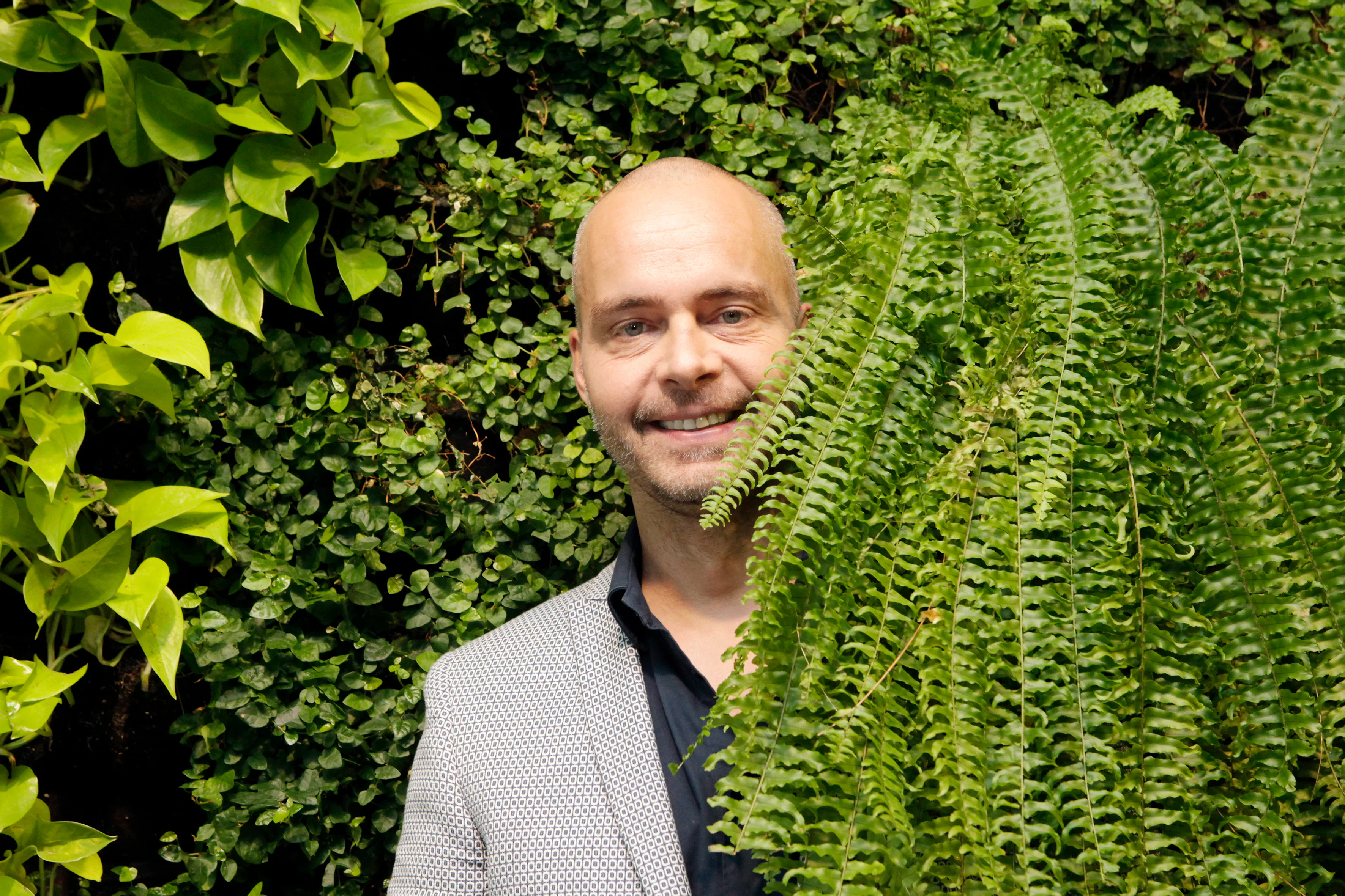 Marco lemmers van Conscious Hotels: 'van duurzaamheid moet je geen geitenwollensokkending maken'. Foto: Ton Kastermans