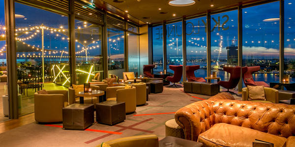 Stembus Beste Hotelbar open