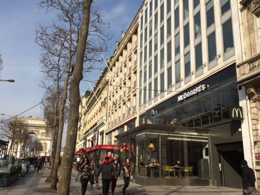 Grootste McDonald's ter wereld heropend