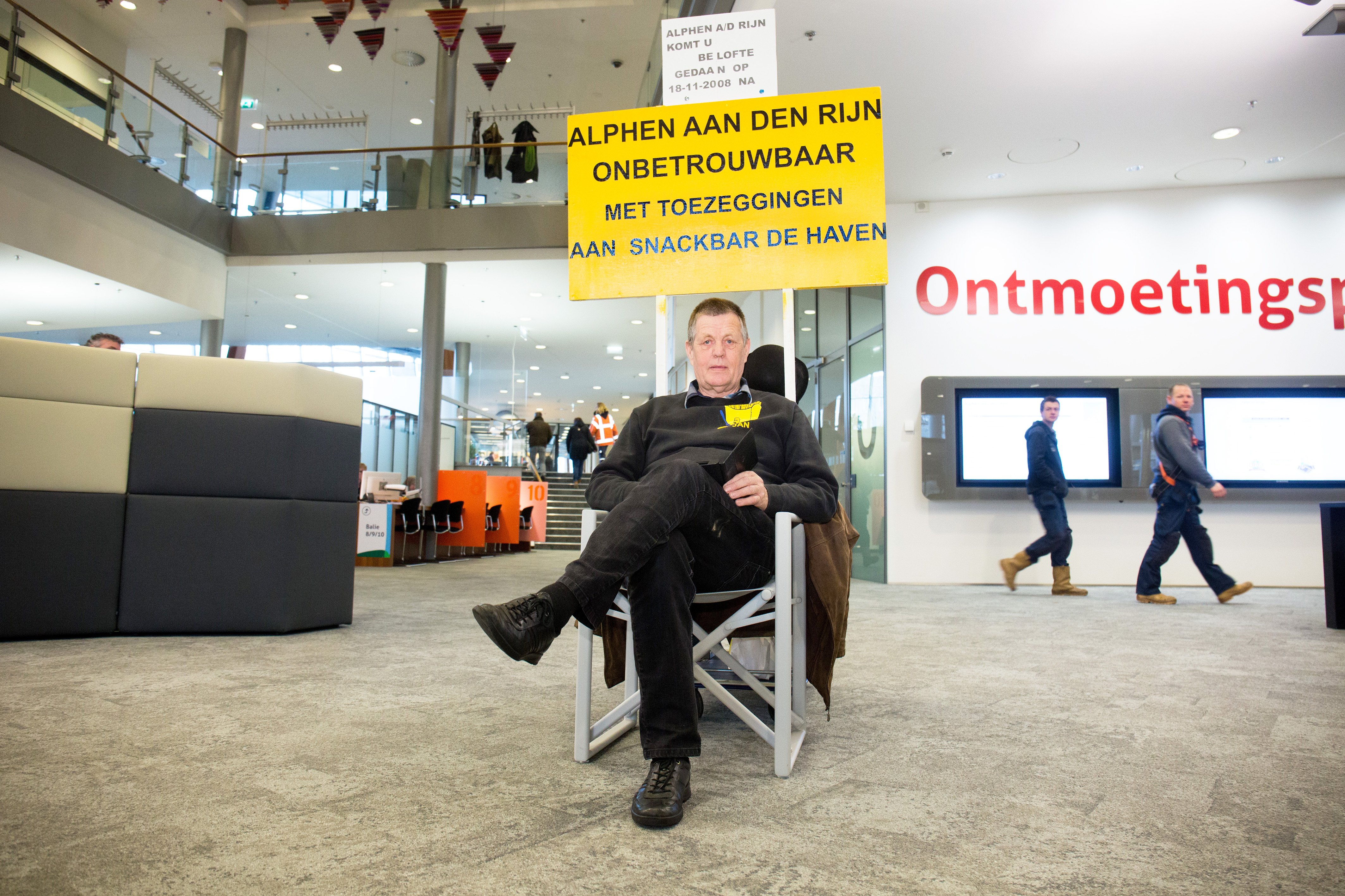 Eenzaam protest 70-jarige cafetariahouder