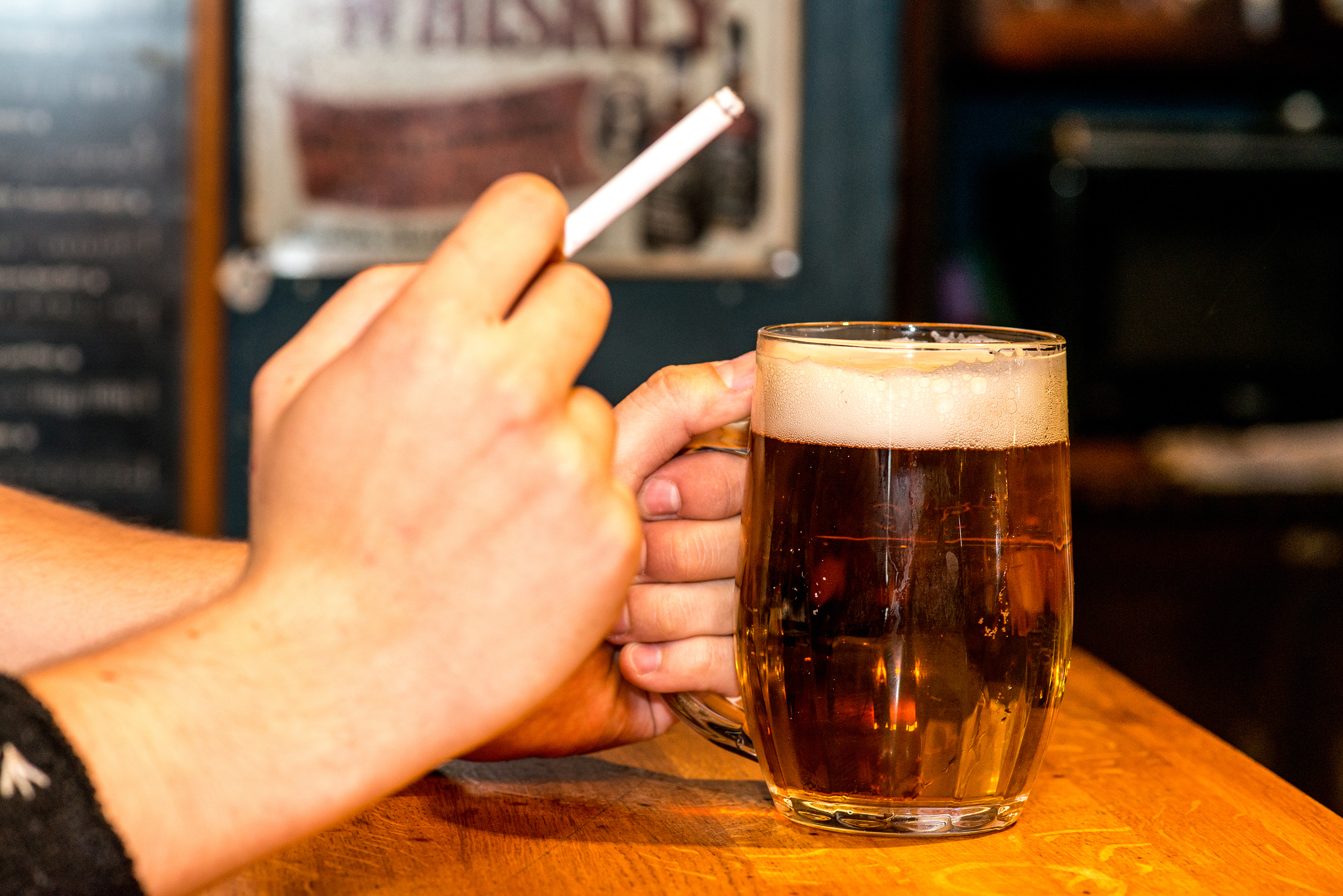 'Jongeren drinken en roken weer minder'