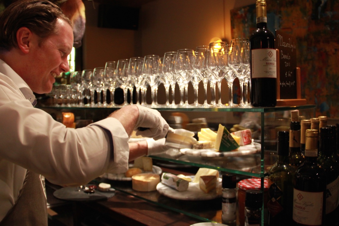 Kaasbar Maastricht officieel open