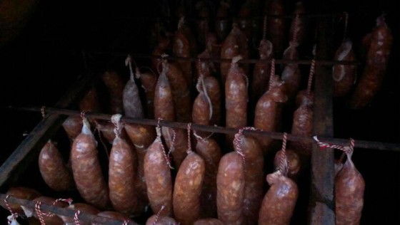 Restaurant Eet-Lokaal Europees bekerwinnaar met droge metworst