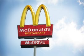 McDonald's roept op: kies voor McDrive of McDelivery