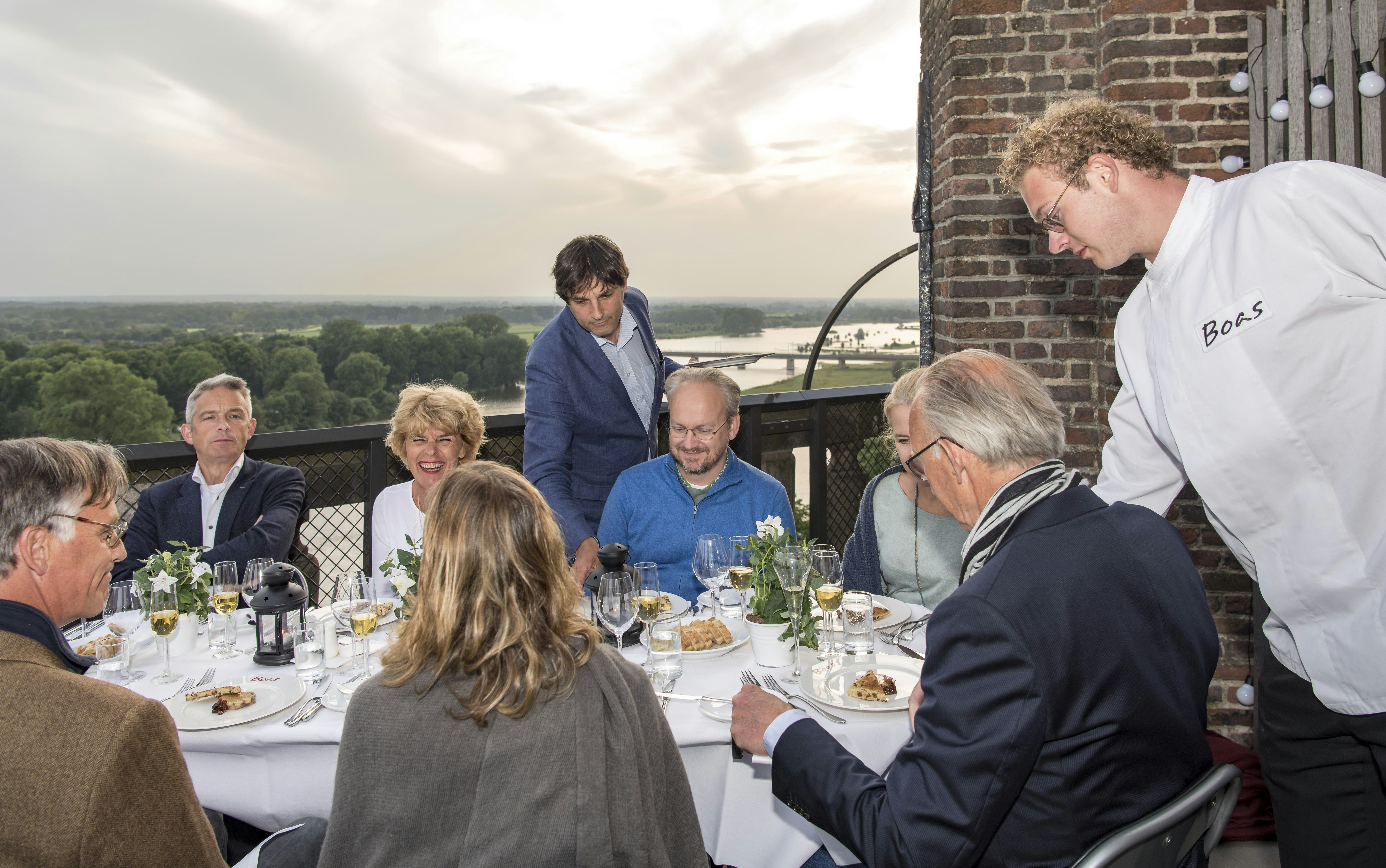 Restaurant Boas biedt dineren op de kerktoren in Deventer