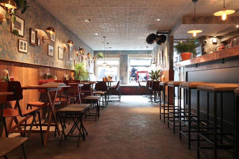 Brunchroom en restaurant delen voordeur