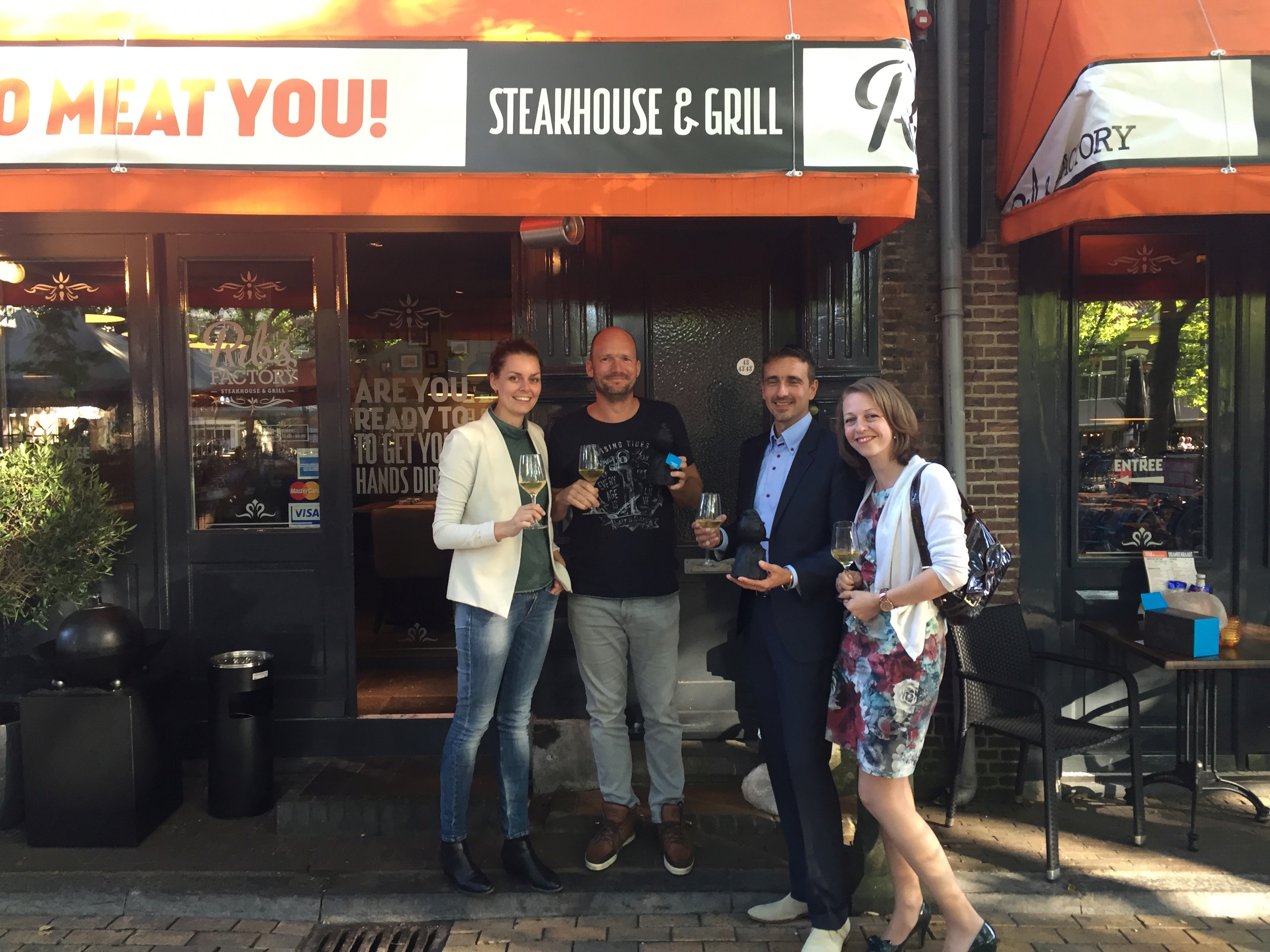 Eerste franchisenemer bij Ribsfactory