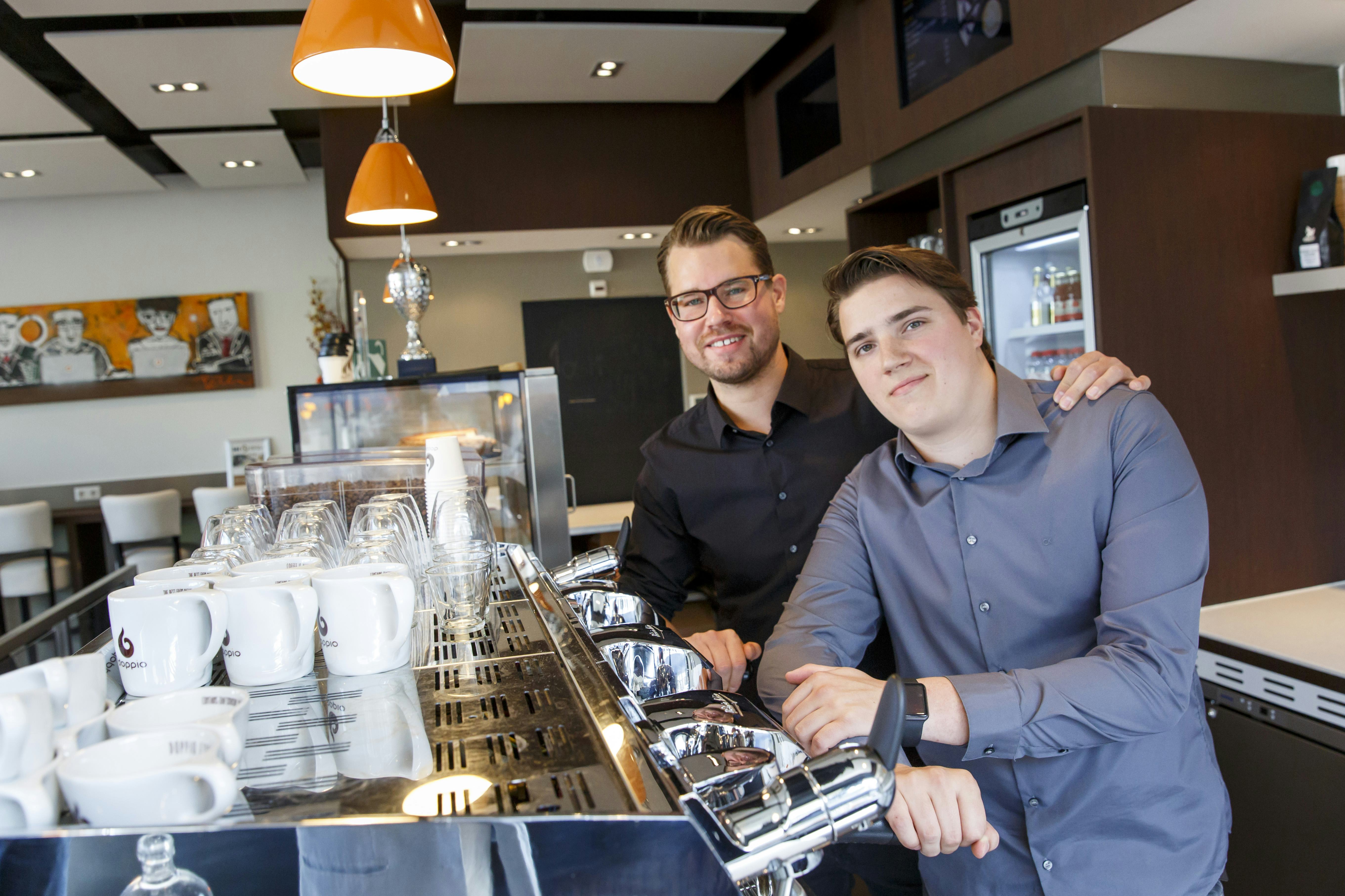 (c) Roel Dijkstra / Foto: Joep van der Pal


Misset Horeca Koffie Top 100: 
Doppio Espresso Amsterdam VU