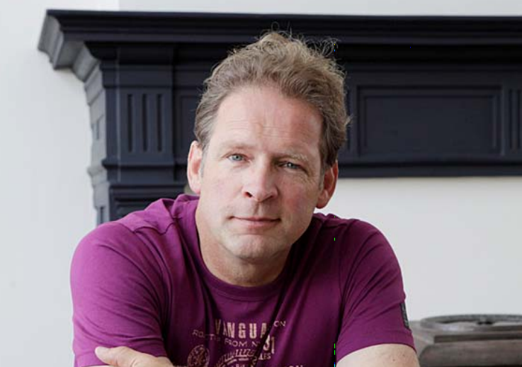 Erik van Muiswinkel presenteert Cafetaria Top 100 2016