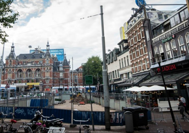 Het Kleine-Gartmanplantsoen gaat de komende 5 jaar drastisch op de schop, rechts Palladium.