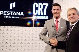 Christiano Ronaldo opent hotel in Lissabon