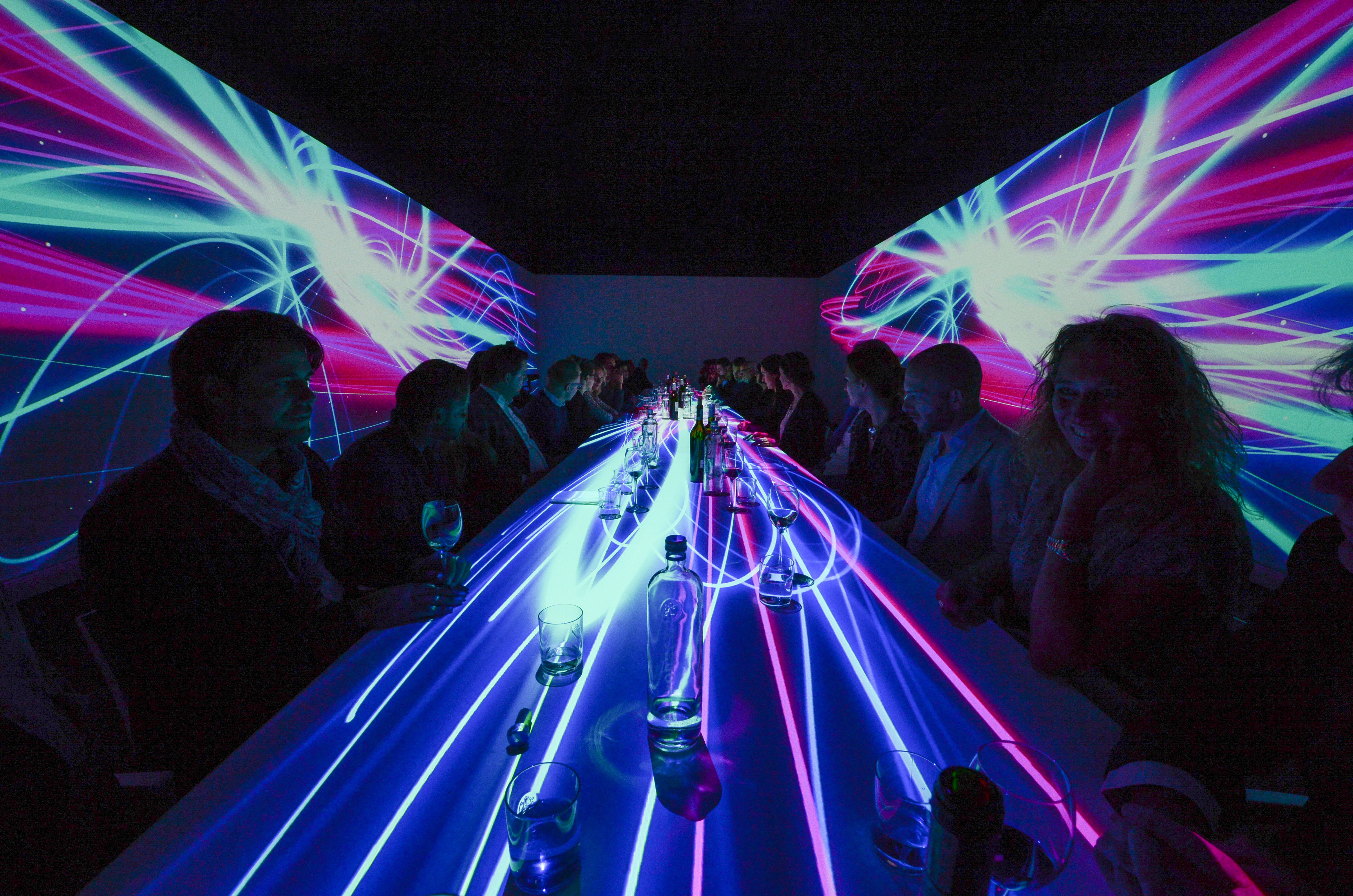 Dinner in Motion: culinair en digitaal theater in The Wall Utrecht