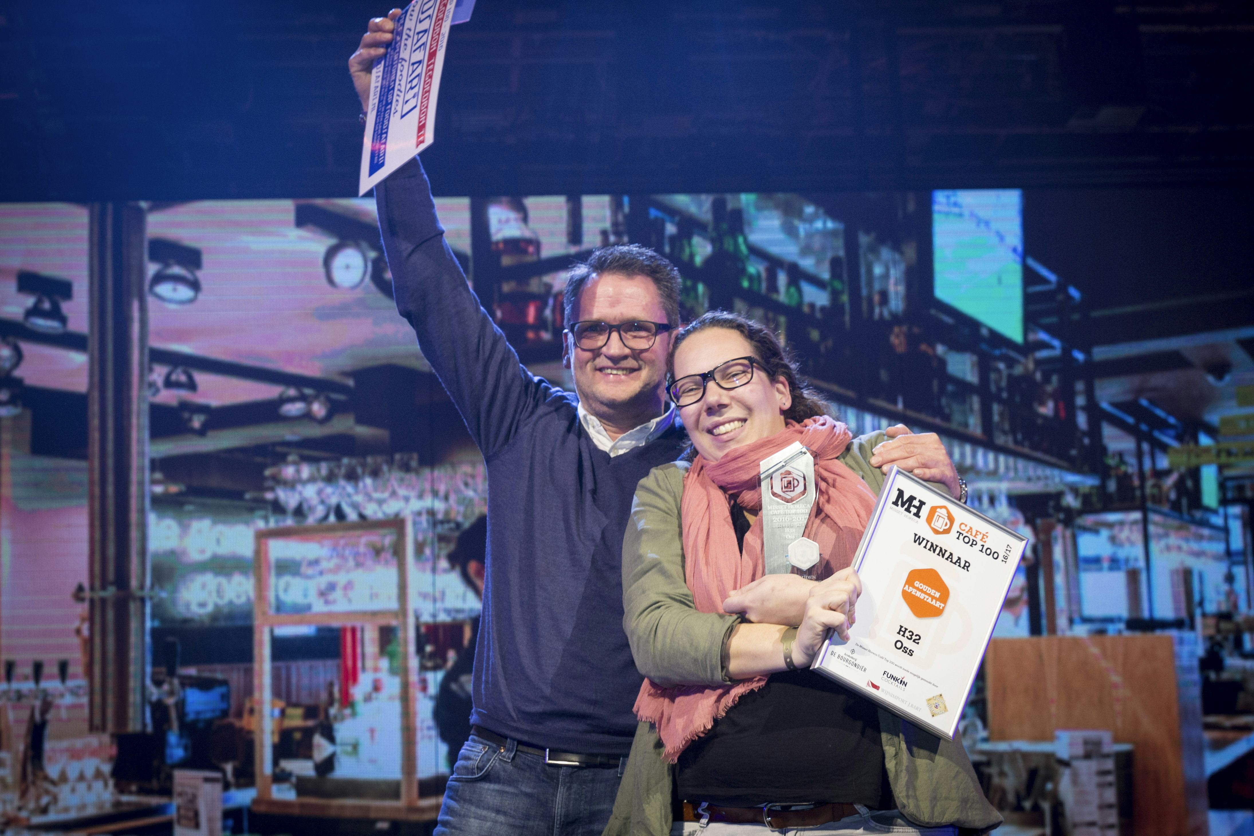 De winnaars van de Gouden Apenstaart 2016: Pierre Vink en Marieke van Druenen. Foto: Koos Groenewold.