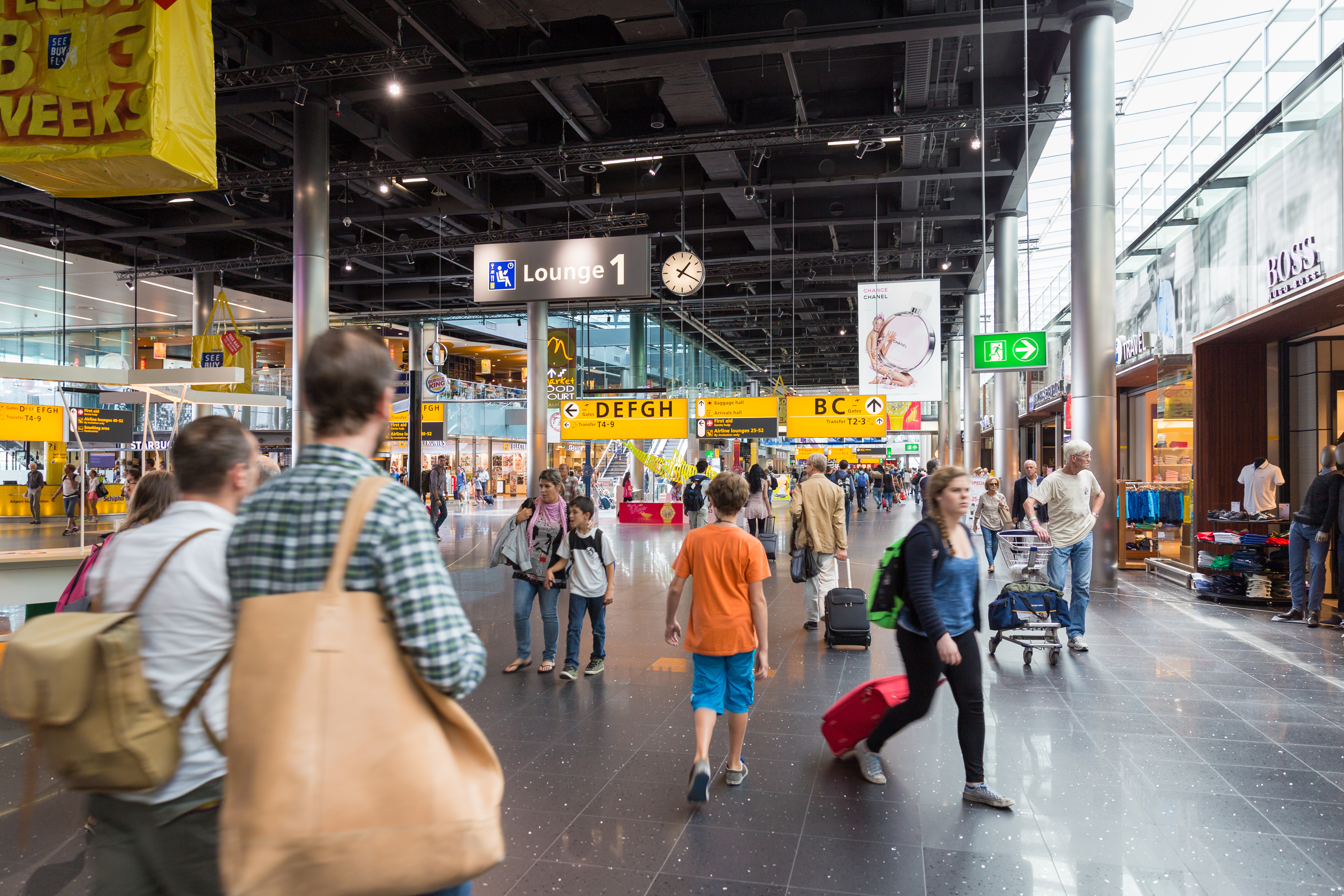 Recordaantal passagiers Schiphol en Eindhoven