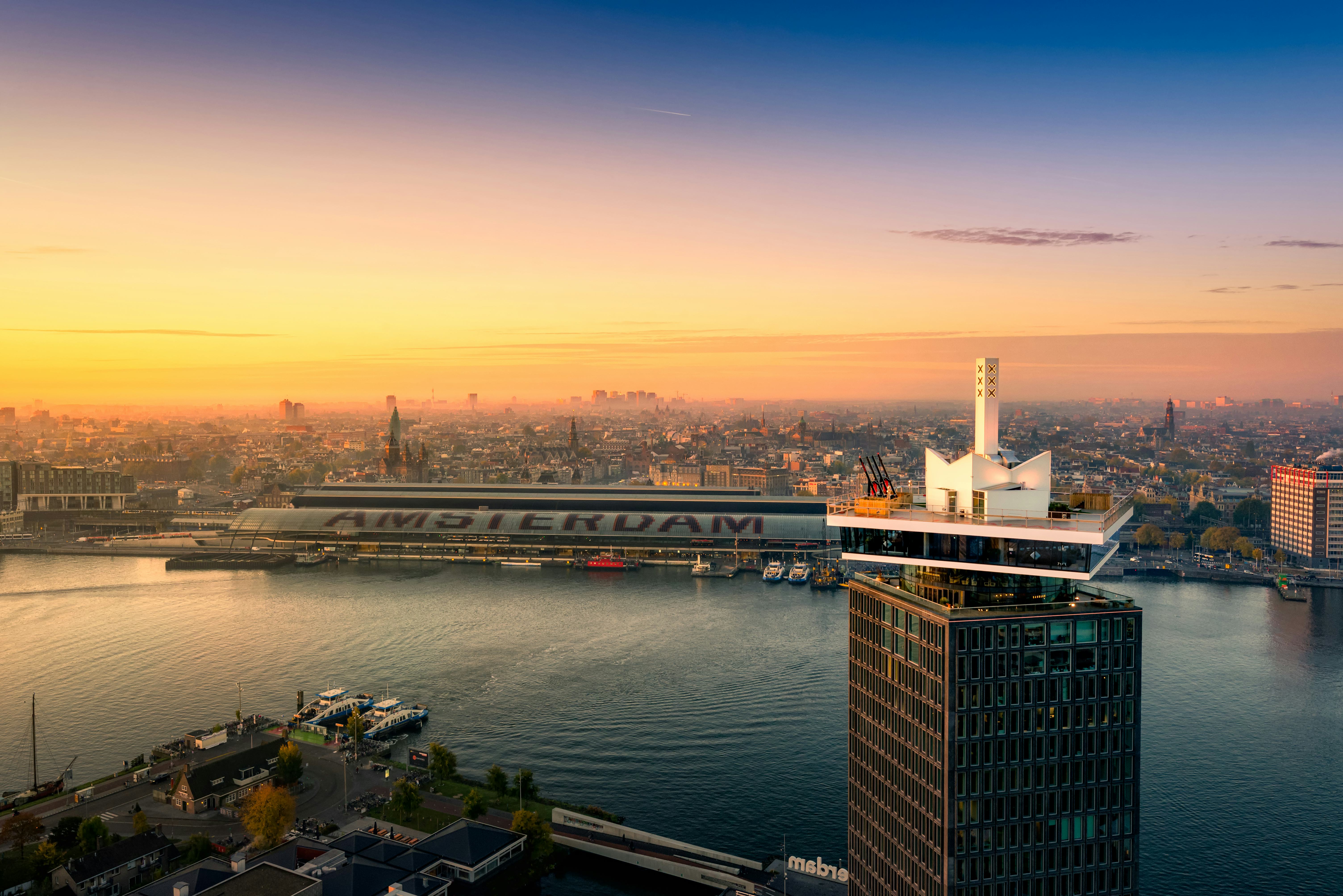 Sir Adam opent in Amsterdamse A'dam Toren